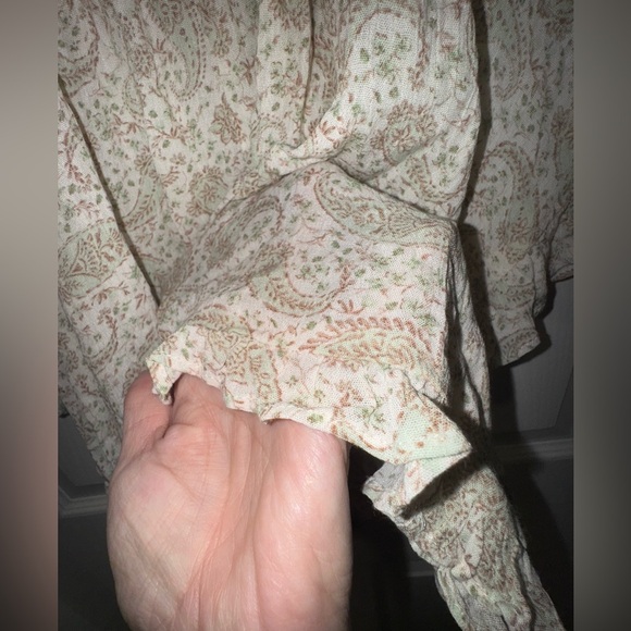 Lush Soft Patterned sage cream brown romper. Size Medium. VGUC. - Picture 7 of 14